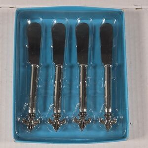 Kirklands Silver Spreaders Set
